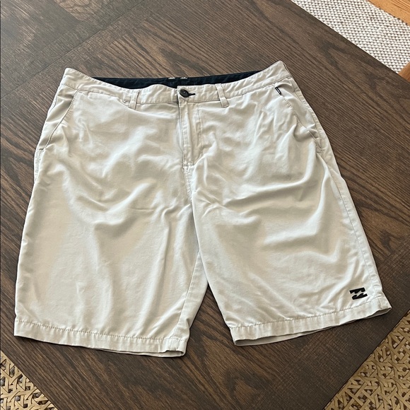 Billabong Size 34 CROSSFIRE SUBMERSIBLE HYBRID SHORTS - Picture 1 of 10